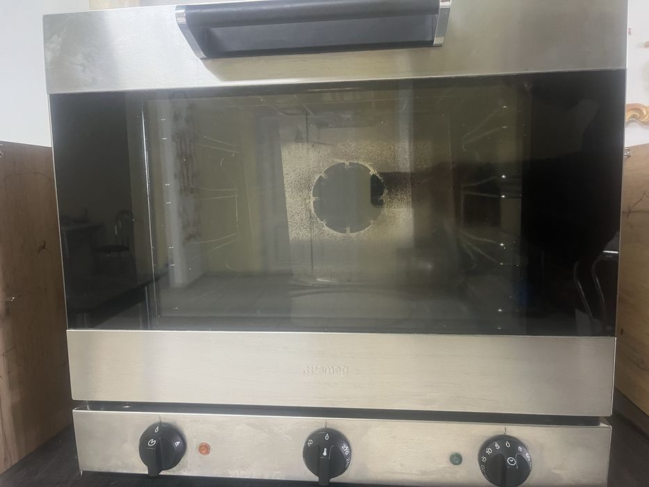 Профессиональная печь Smeg, Италия