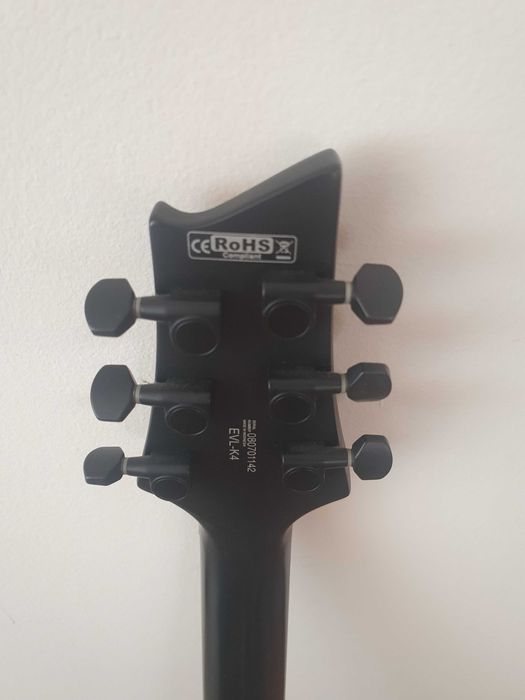 Продавам ел.китара