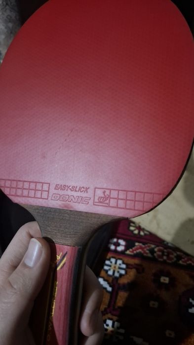 Tennis raketka, Donic karbon asosga ega. Vazni 185 gr. 1.2 mln