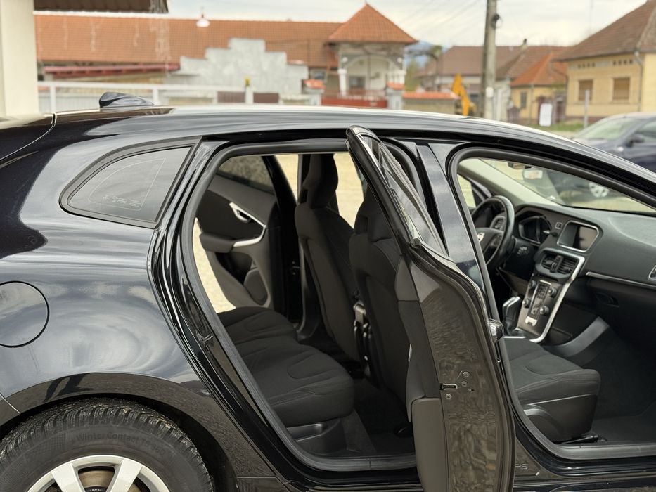 Volvo V40 1.6 115 CP Euro 5 11/2013 SE POATE IN RATE