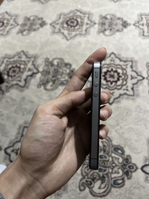 IPhone 4s идеал состояние с зарядчиком!