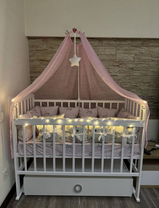 Детская кровать с полным комлектом! Матрас и бортики-подушки, балдахин