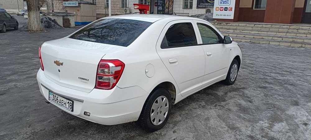 Автомобиль Шевроле кобальт