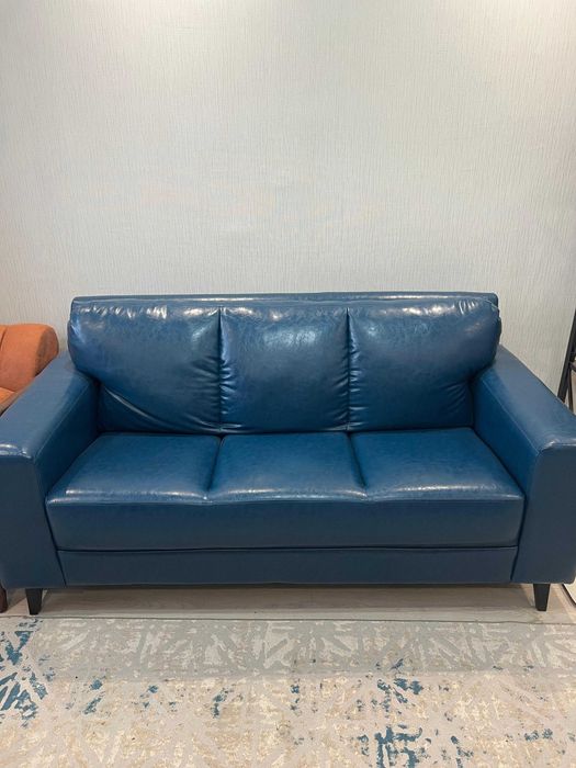 Продам диван 3 местный
