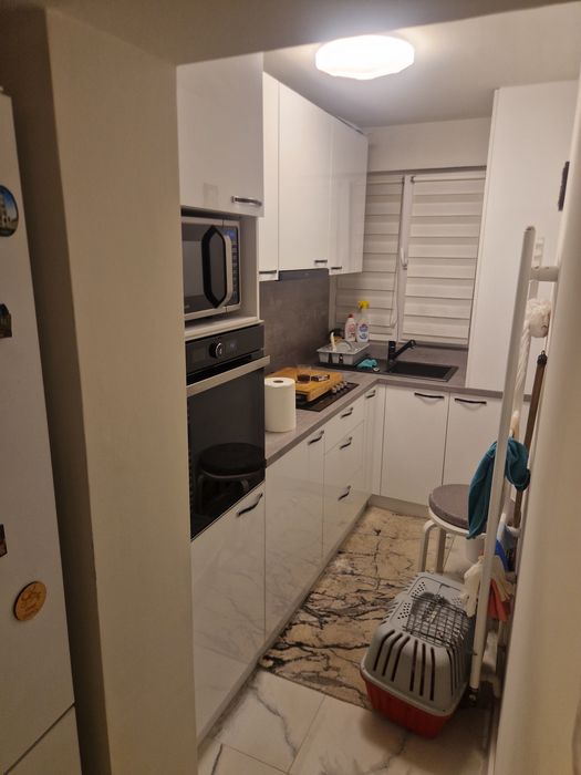 Vand apartament cu doua camere