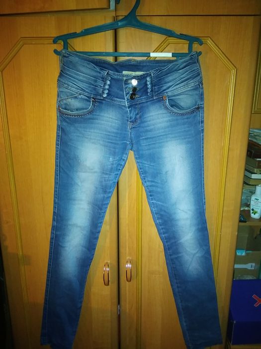 Одежда б/у в хорошем состоянии 500 тг