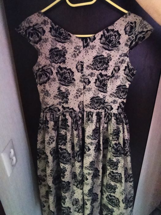 Продам вечернее платье в идеальном состоянии.