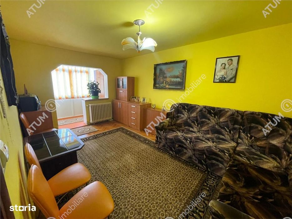 Apartament 3 camere decomandate si balcon zona Vasile Aaron Sibiu — fotografia 1