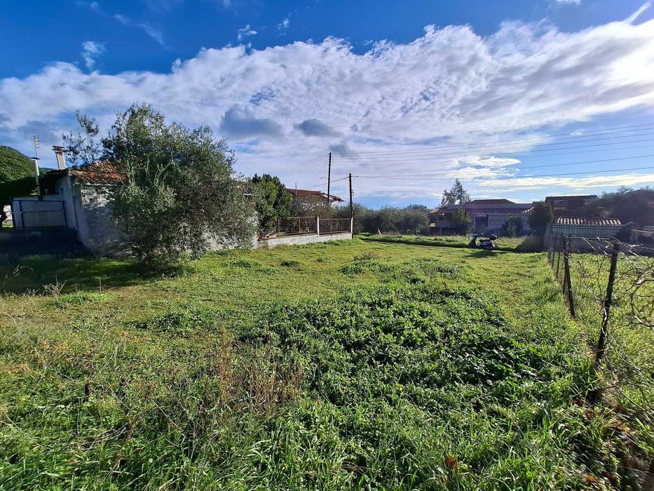 Продава се парцел в регулация с площ 205 м2 в Аспровалта, Гърция