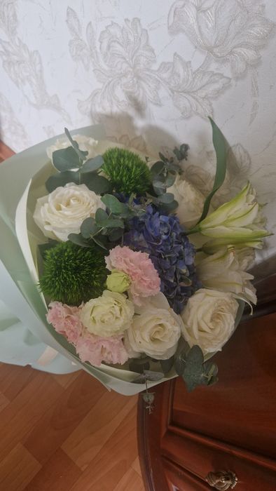 Цветы Роза фиалка