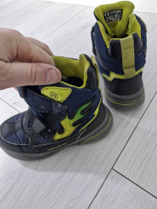 Детские ботинки GEOX, р. 26 (с подсветкой)