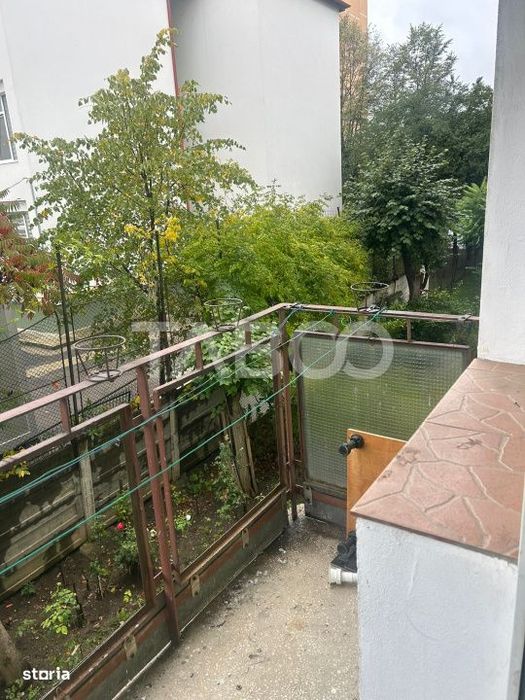 Apartament 3 camere 60 mpu cu balcon si pivnita in zona Mihai Viteazu