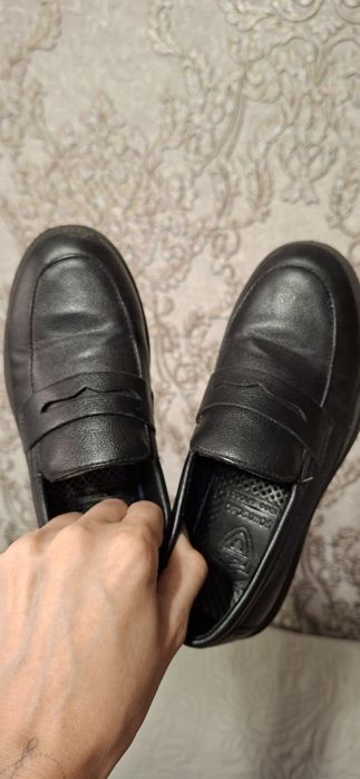 Продам не дорого одежду для школьника