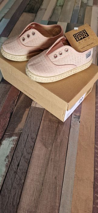 20 лв за брой обувки за бебе момиче