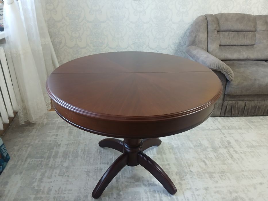 Продам стол в отличном состоянии