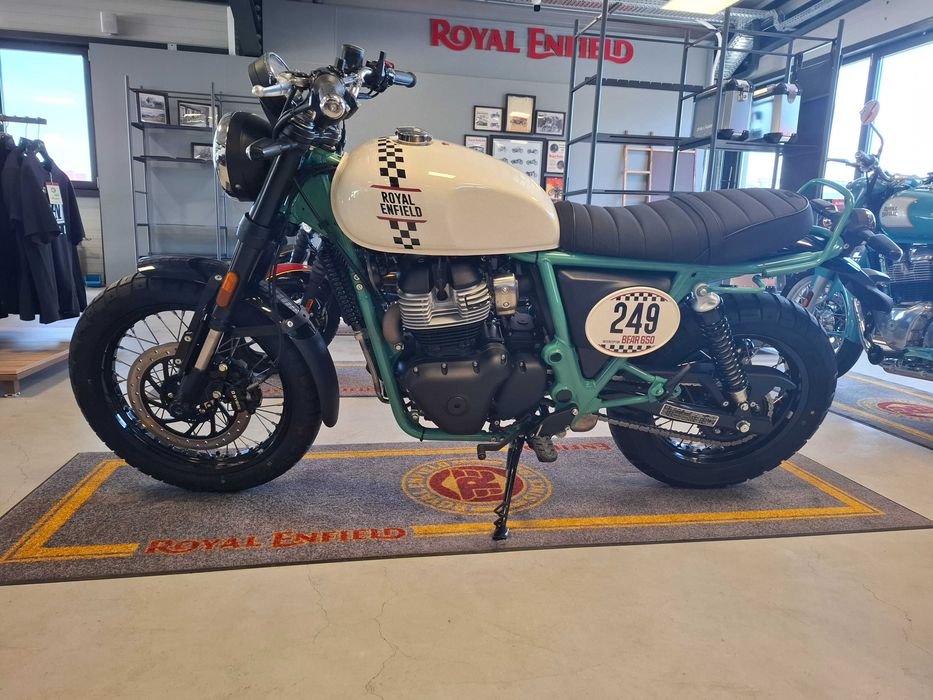 Motocicleta Royal Enfield Bear 650