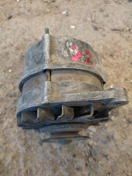 Опел генератор сотилади