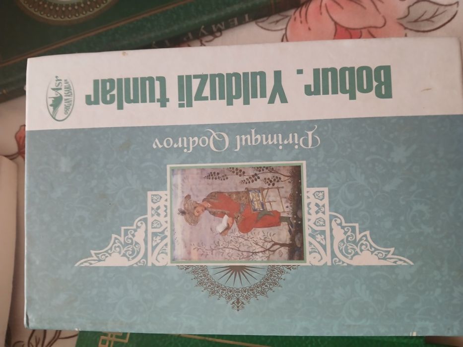 Kitoblar sotiladi...Holati zòr..