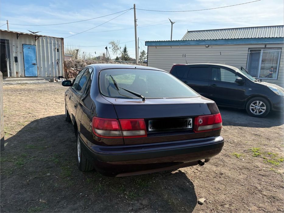 Toyota Carina EE