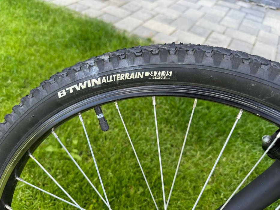 Bicicletă copii Rockrider ST 100 (24 inch, 9-12 ani), stare excelentă + cric inclus