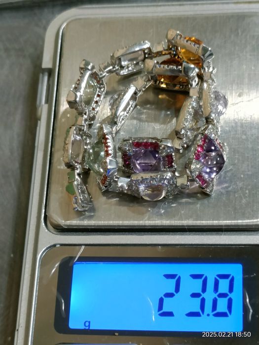 Vind brățară din aur 18kt cu diamante și safire