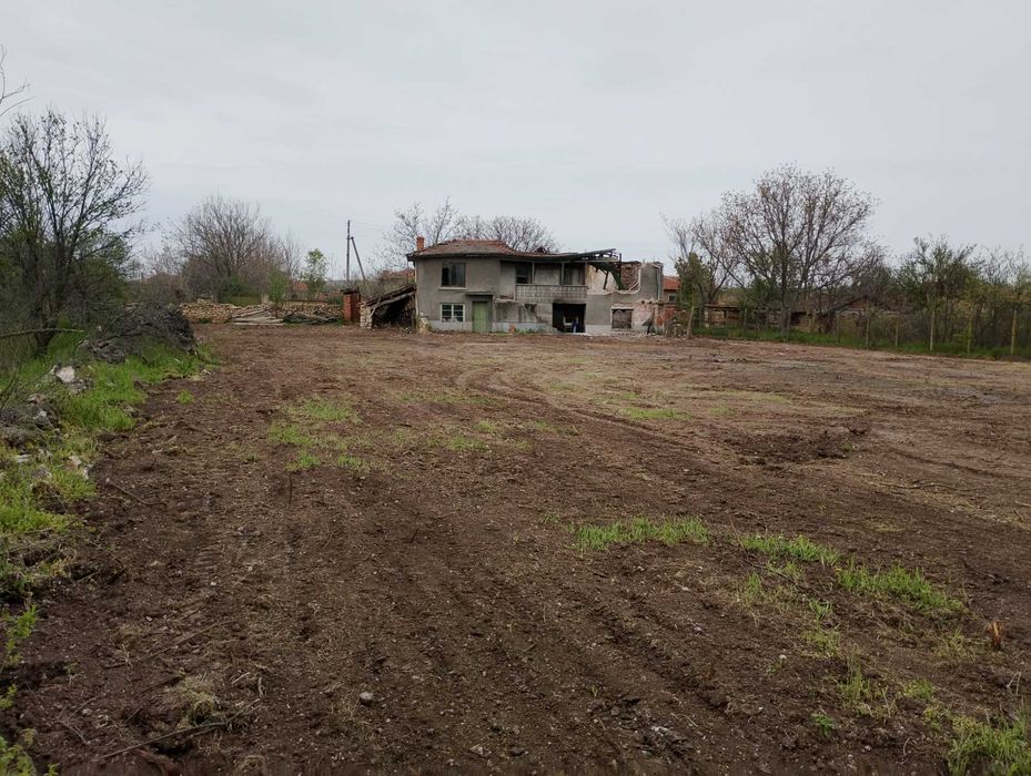 Къща на село в стар Български стил