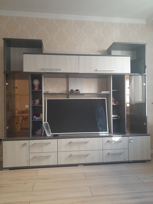 Продаётся стенка гостиный