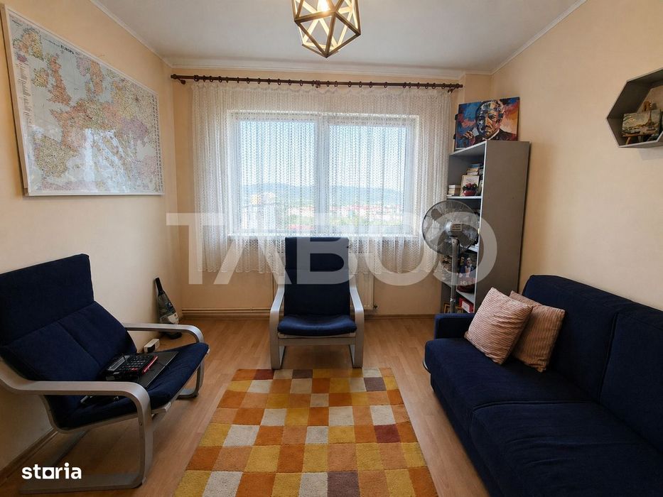 Apartament decomandat de vanzare 3 camere pivnita Vasile Aaron