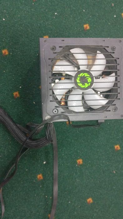 Блок питания Gamemax 80+ Bronze 8 пин доп.пит 550Wt