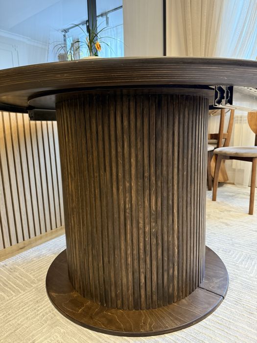 Стол кухонный из дерева