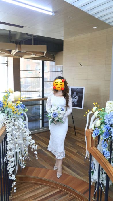 Продам платье нарядное белое