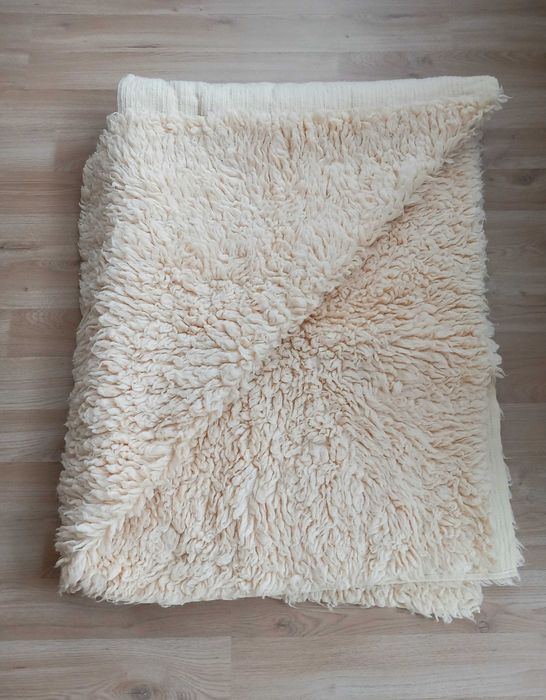 Нов вълнен китеник