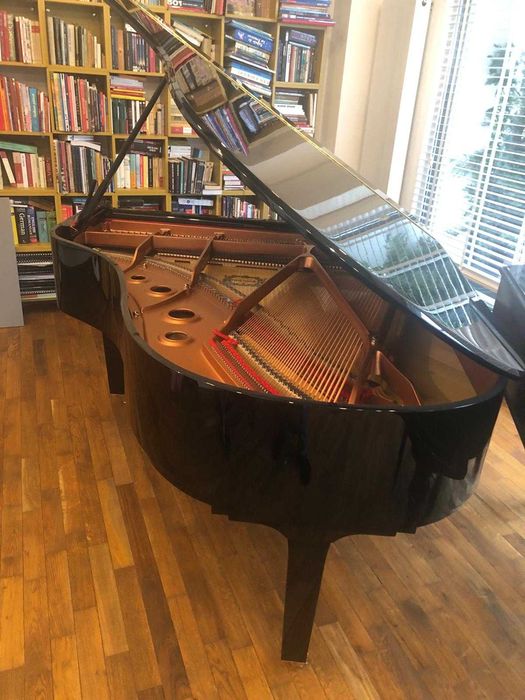 Vand pian Yamaha (practic nou) la un pret mai mic decat in magazin