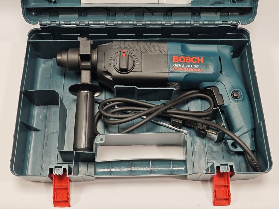 Перфоратор BOSCH 2/24 трёх режимный