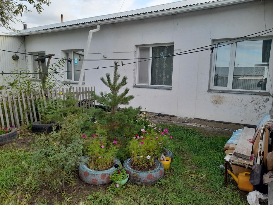 Частный дом с магазином