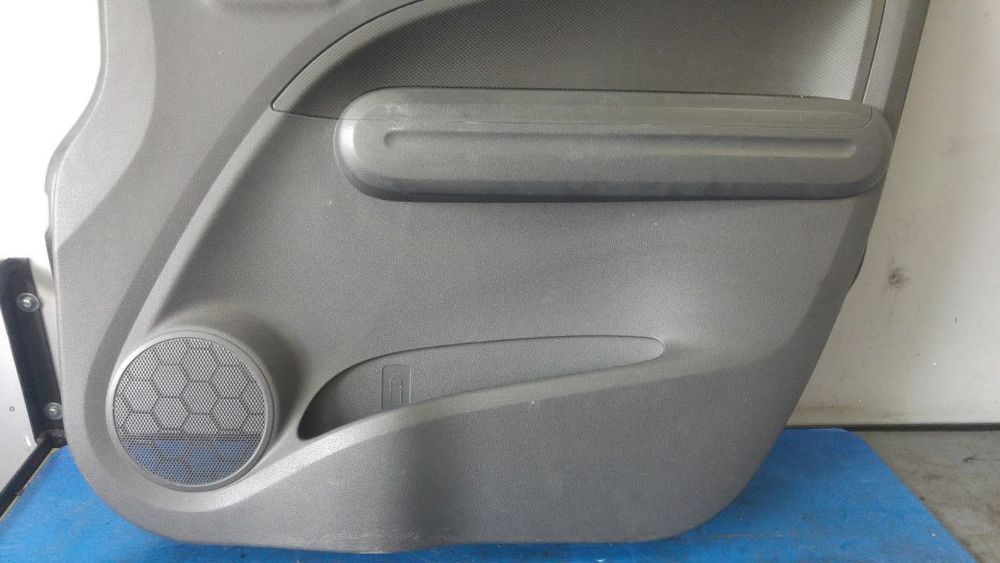 fata tapiteria usa  dreapta fata opel agila