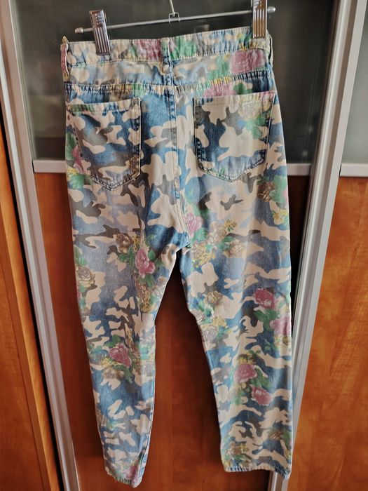 Продавам летни дамски дънки, размер M