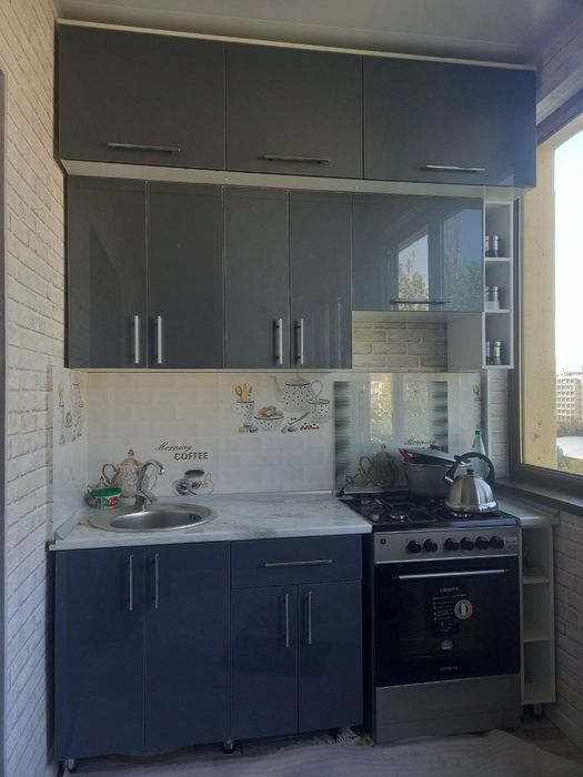 Kuxinni garnetur mebel Zakaz