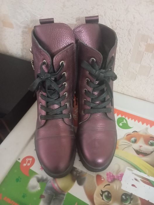 Продам сапожки для девочки