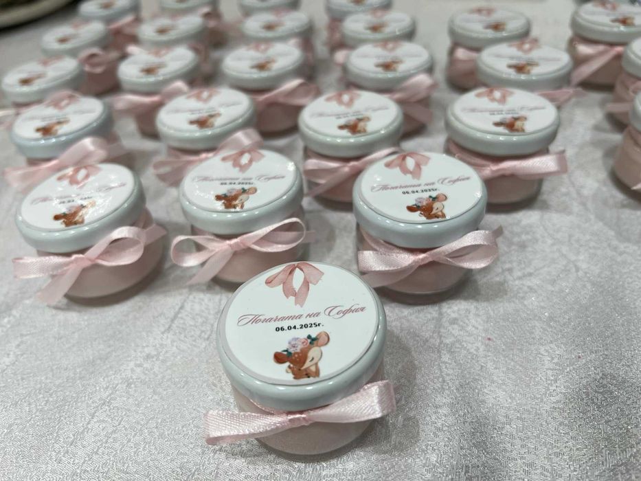 Подаръчета за гости - ароматни соеви свещи в бурканче за поводи