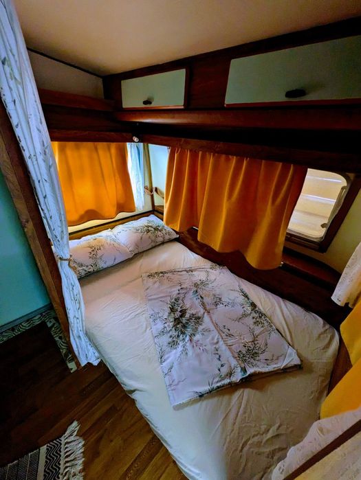 Продавам каравана с навес на къмпинг Созопол еко