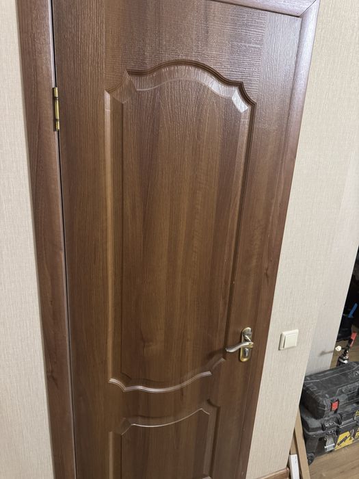 Продам двери под дерево