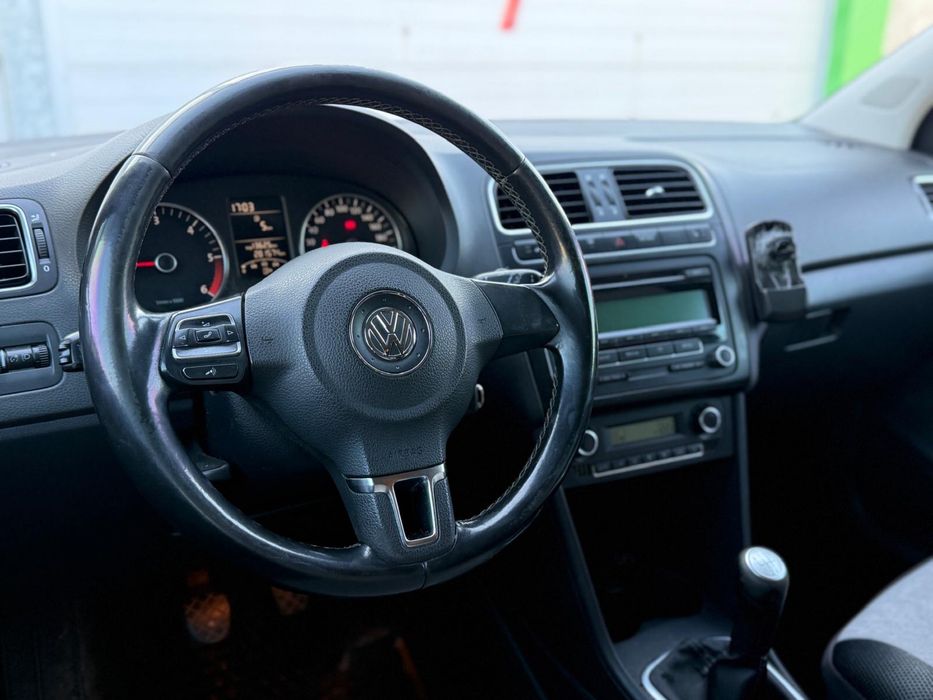 VOLKSWAGEN Polo 2012 — imagine 4
