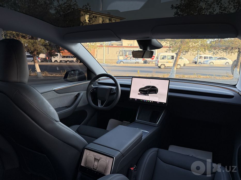 Tesla model Y juniper Rwd premium