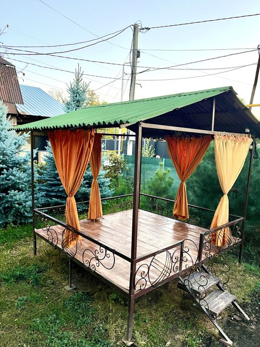 Продам кованную беседку (тапчан)