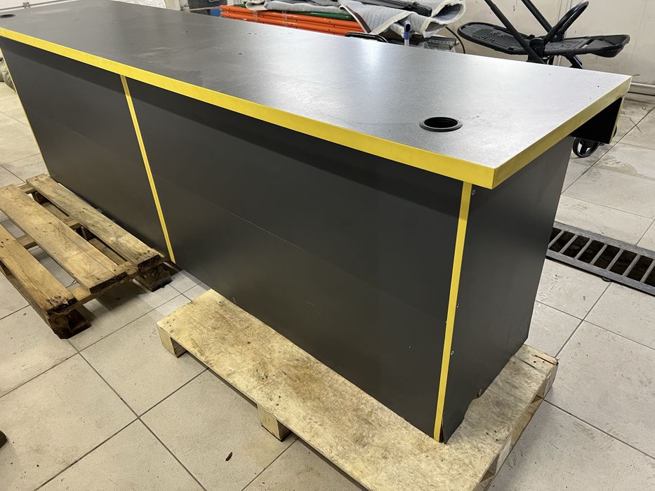 Продам офисный стол срочно