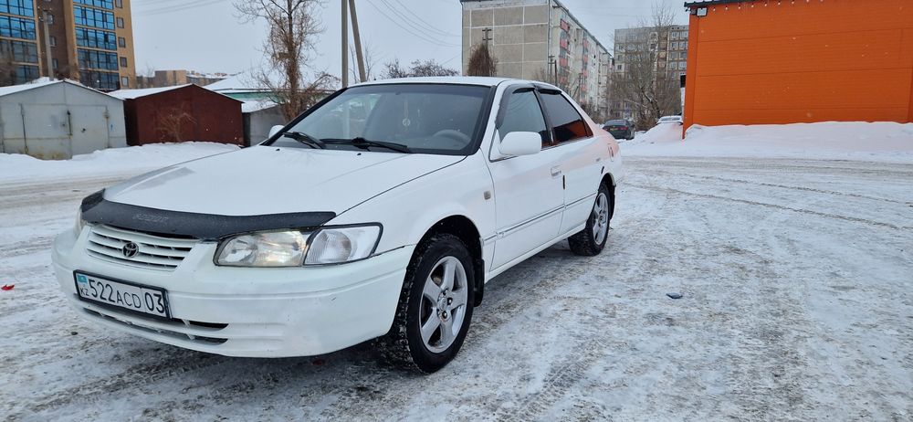 Тойота камри продам