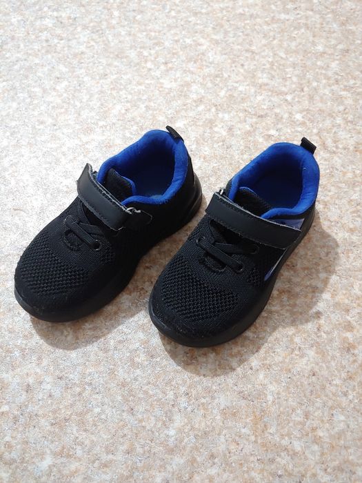 Продам детскую обувь на весну