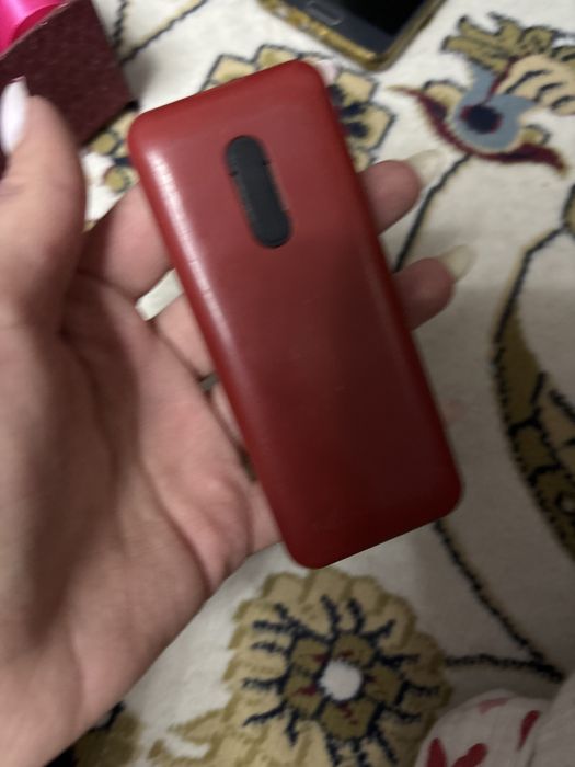 Телефон кнопочный