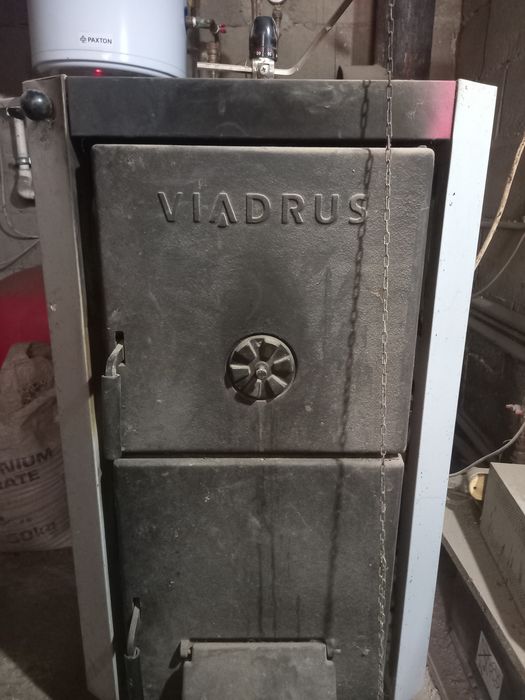Centrala viadrus+puffer 1000 litri.